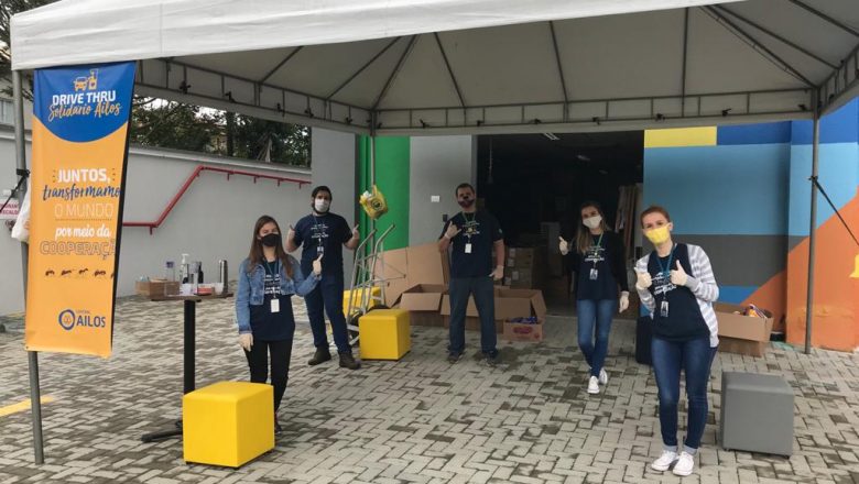 Central Ailos promove Drive Thru Solidário e arrecada mais de duas toneladas e meia de doações que serão entregues para entidades de Blumenau