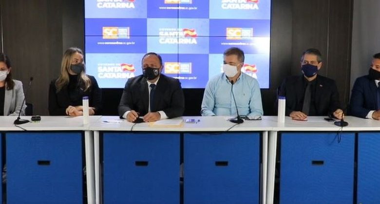 Sem dar prazo, ministro interino da Saúde fala em aumentar testagem de Covid-19 na população