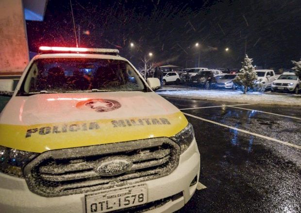 Santa Catarina registra neve e frio intenso no amanhecer desta sexta-feira