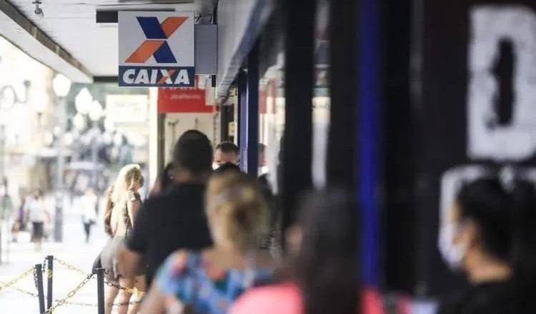 Quinta parcela do auxílio emergencial é paga nesta terça; veja calendário
