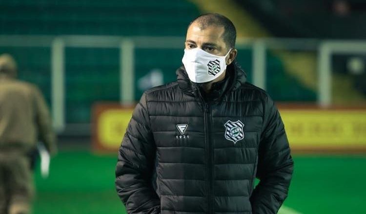 Figueirense demite Márcio Coelho e comissão técnica