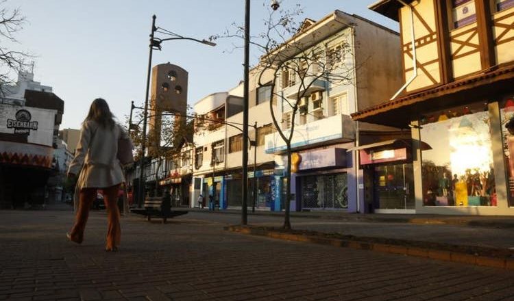 Blumenau permite restaurantes à noite e libera atividades nos fins de semana
