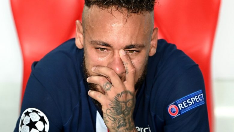 Neymar chora com derrota para o Bayern e perda do título do PSG na Liga dos Campeões