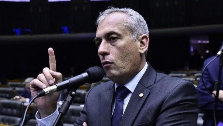 Justiça manda Facebook tirar do ar conteúdos que criticavam Kleinübing