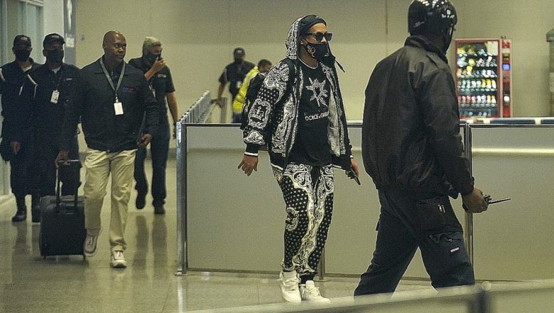 Ronaldinho Gaúcho e Assis chegam ao Rio após quase 6 meses presos no Paraguai