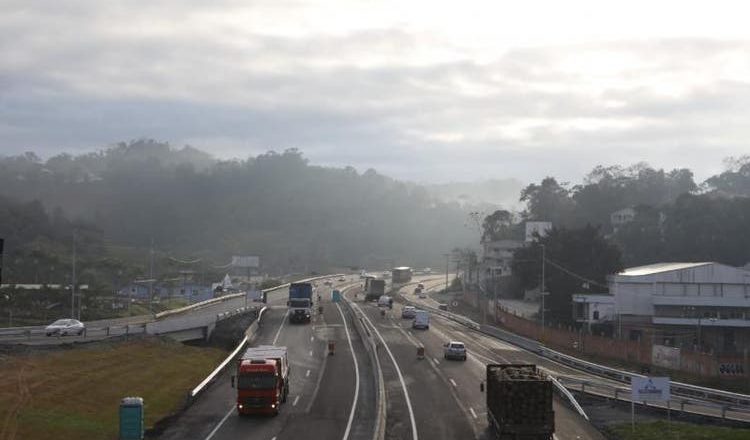 Duplicação da BR-470 no viaduto da Mafisa passa pelo primeiro teste