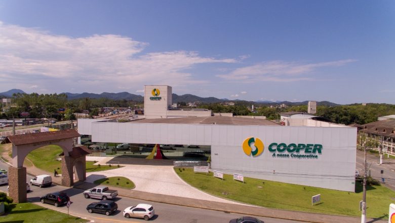 Filial da Cooper no Bairro Nações comemora sete anos