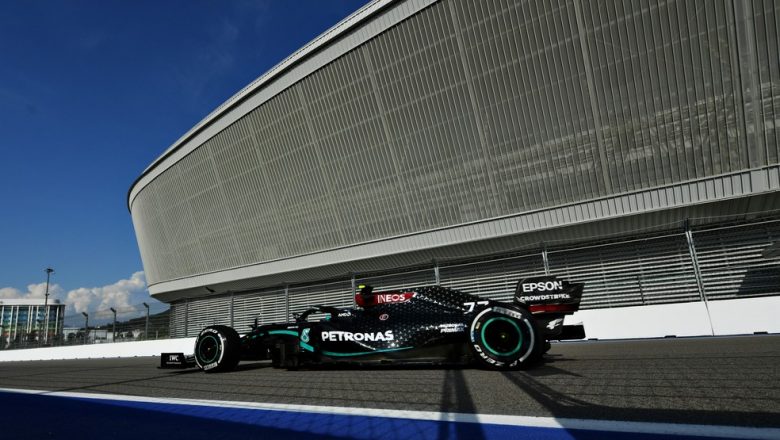GP da Rússia: Bottas fecha sexta-feira com o melhor tempo em Sochi, à frente de Hamilton