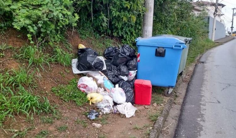 Separação incorreta contamina 45% do lixo reciclável de Blumenau