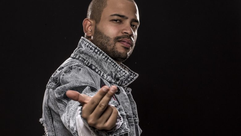Projota sobe ao palco do Magic Drive-in na próxima sexta-feira