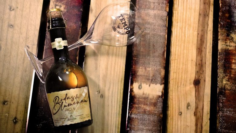 Mestres do Tempo: Cerveja Blumenau lança projeto de rótulos maturados em barril para comemorar cinco anos