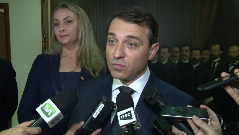 Segundo pedido de impeachment do governador Carlos Moisés e da vice é votado em comissão na Alesc