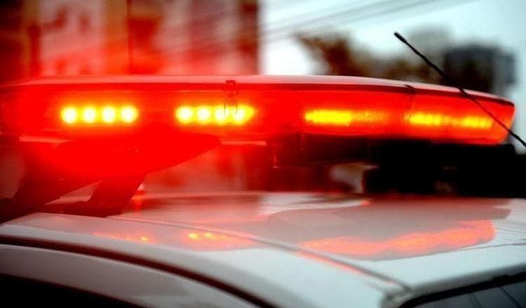 Homem chega em casa bêbado, reclama da comida, bate em mulher, e acaba preso em Blumenau