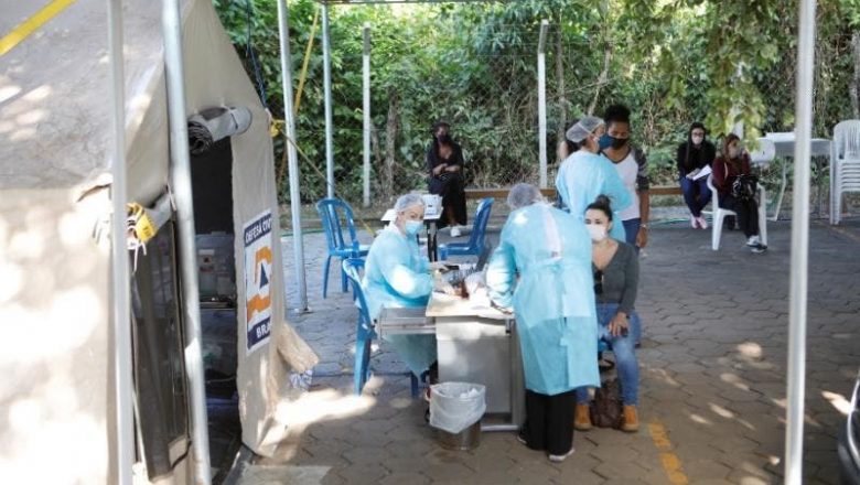 Média de novos casos de coronavírus em Blumenau passa de 200 pela primeira vez em 3 meses