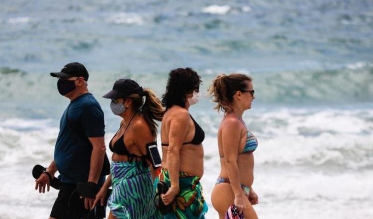 Governo de SC prepara plano de contingência para verão com coronavírus