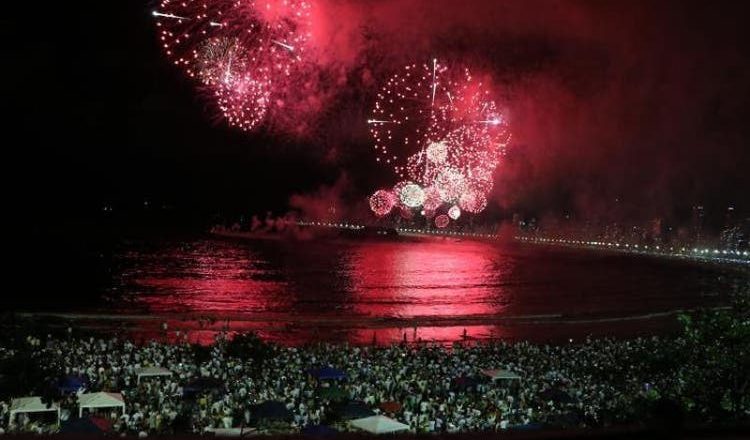 Balneário Camboriú cancela queima de fogos no Réveillon