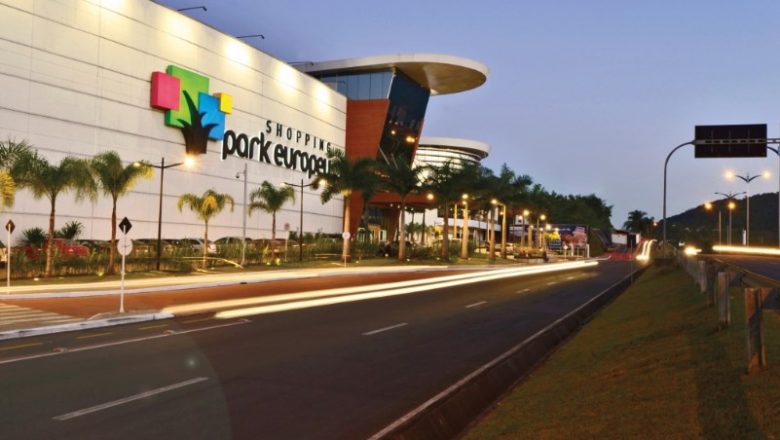 Shopping de Blumenau realiza feira de adoção de cães neste sábado