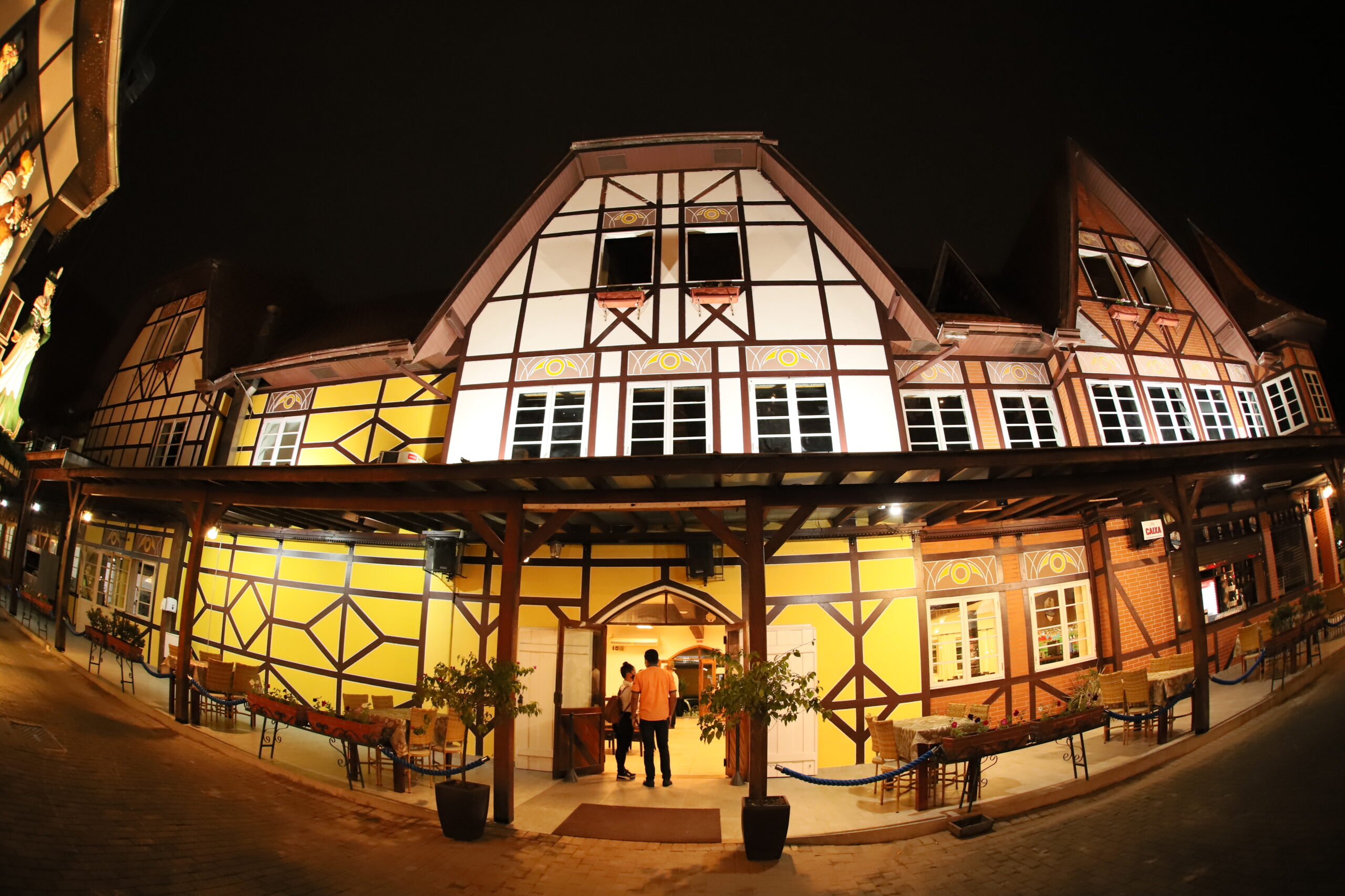 Restaurante Vila Germânica renova proposta gastronômica em um dos locais mais turísticos de Blumenau