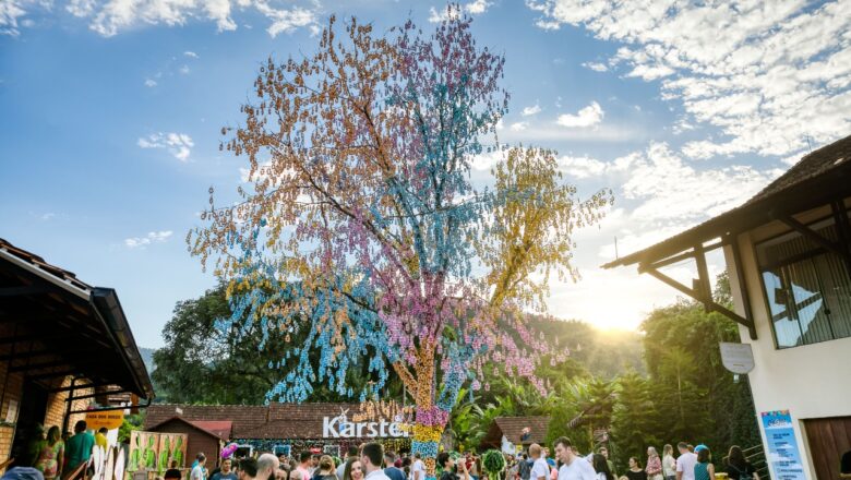 Mais de 88 mil pessoas já passaram pela 14ª Osterfest, em Pomerode (SC)