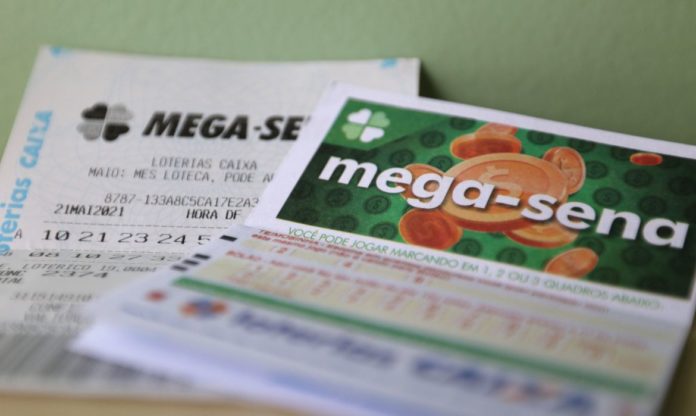 Ninguém acerta a Mega-Sena e prêmio acumula em R$ 120 milhões