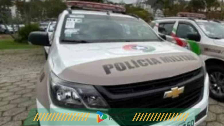 Criminosos ameaçam casal, disparam tiros e roubam carro em Indaial.