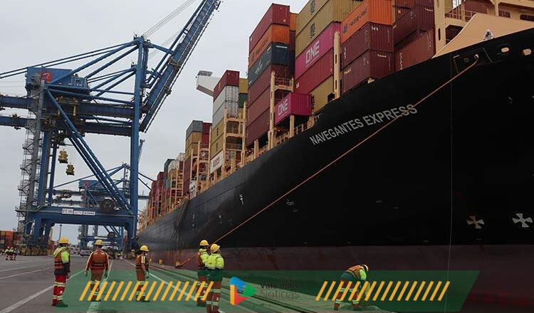 Navegantes em SC recebe navio gigante com mesmo nome da cidade