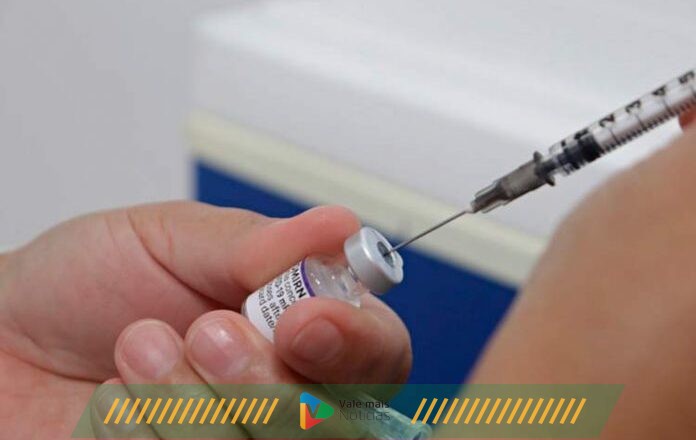 Pessoas de 40-49 anos podem agendar a 4ª dose contra Covid-19 em Blumenau
