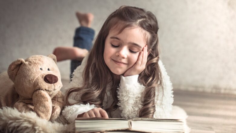 Doe um brinquedo e ganhe um livro: ação beneficente ocorre nesta de 01/12 a 20/12 na Praia Brava