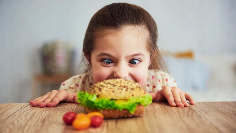 Obesidade infantil: consumo de alimentos ultraprocessados compromete a saúde de crianças e adolescentes