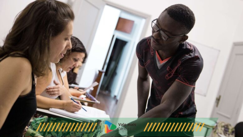 Abraço Cultural abre inscrições para cursos de idiomas com refugiados