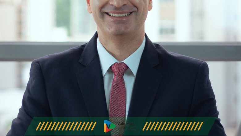 Como as operações de combate às fraudes tributárias podem favorecer profissionais éticos?