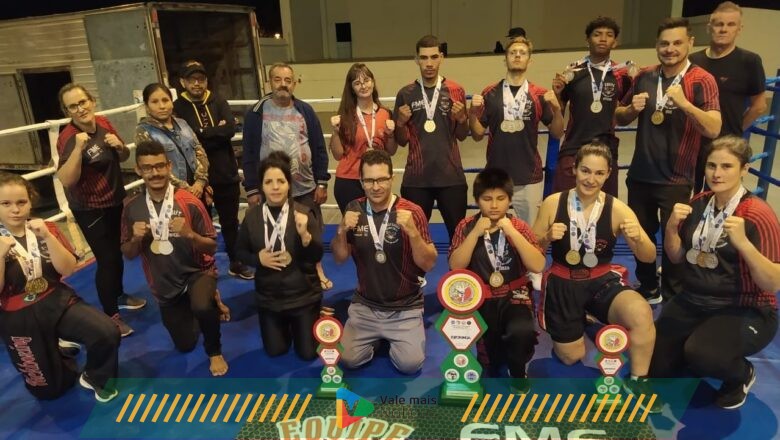 Equipe da FME Indaial/Dragões do Ringue conquista título geral em Campeonato Catarinense de Kickboxing 2023