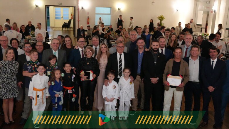 Indaial sediou evento de entrega da Comenda do Mérito Desportivo de SC e da Medalha Marcílio César Ramos Krieger
