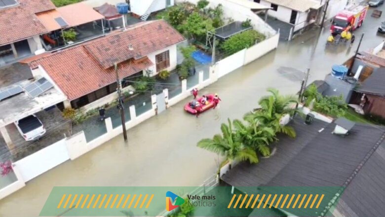 Chuva provoca alagamentos em Navegantes e causa transtornos no Litoral Norte de SC