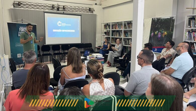 Professores da rede municipal de Ibirama participam de oficinas sobre Inteligência Emocional, Artificial e Comunicação Não-Violenta