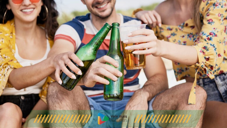 Como escolher a cerveja mais leve e não chutar o balde no Carnaval?