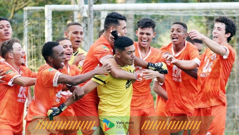 Intercâmbio de atletas estudantes vira alternativa para jovens que não conseguem se profissionalizar no futebol