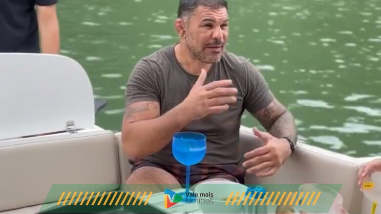 Minotauro curte litoral a bordo de iate fabricado em Santa Catarina