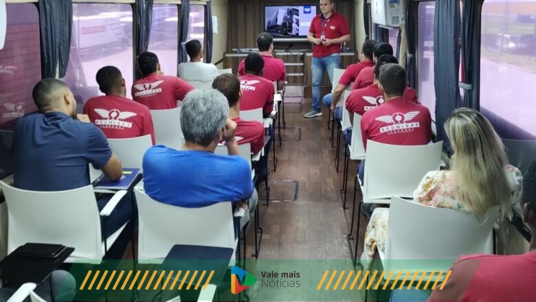 Reunidas promove capacitação dos motoristas com treinamentos itinerantes no Ônibus Escola “Seu Juquinha” 