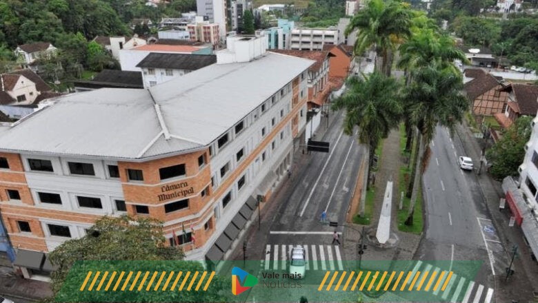 Feriado de 1º de maio terá vocalista do Tequila Baby e mais cinco bandas, cerveja e música na Rua da Palmeiras em Blumenau (SC)