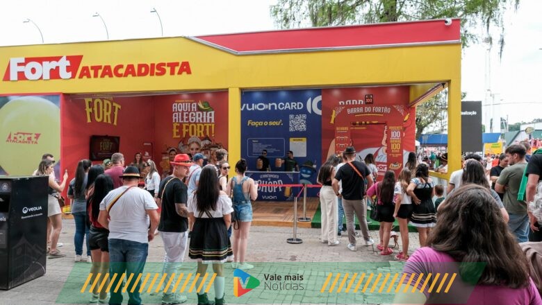 Fort Atacadista e Vuon Card levam diversão e prêmios para a Oktoberfest Blumenau 2024