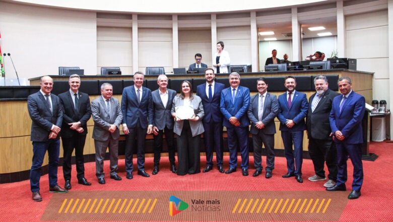 Construcolor recebe homenagem da Assembleia Legislativa de Santa Catarina pelos 40 anos de história