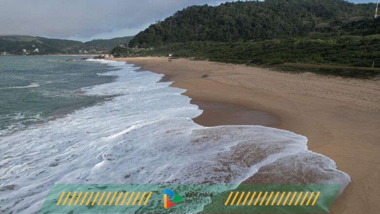 Praia deserta de Balneário Camboriú é vendida sem alarde pela Caixa Econômica