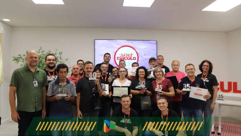 Círculo homenageia colaboradores com mais de 30 anos de empresa 