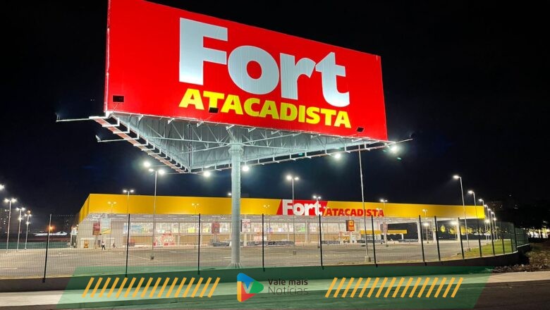 Grupo Pereira conclui a aquisição da rede de supermercados Schmit
