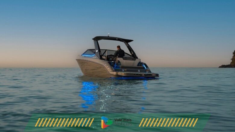 Estaleiro catarinense realiza feira e apresenta 13 lanchas para test drives e oportunidades direto de fábrica para quem quer comprar um barco