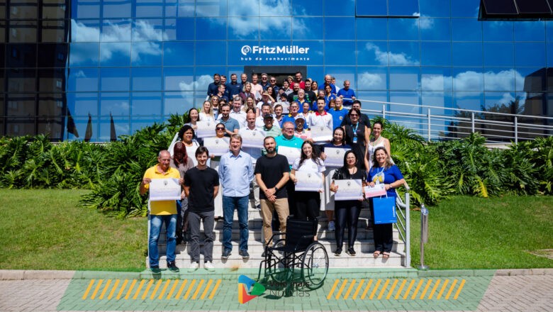 Campanha Lacre Solidário entrega 55 cadeiras de rodas para a comunidade