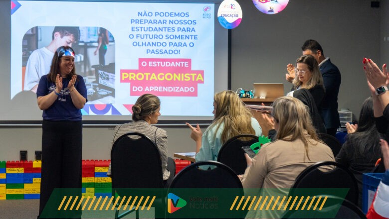 Evento em Blumenau reúne profissionais da educação de diferentes estados