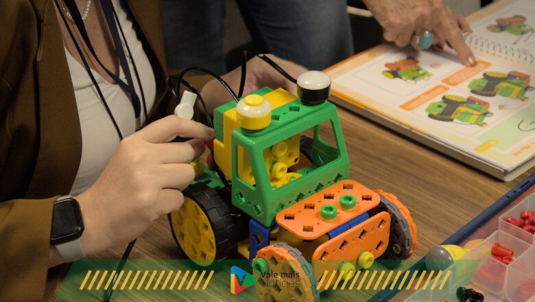 Robomind e Viacredi levam educação financeira gratuita a crianças de Blumenau e região
