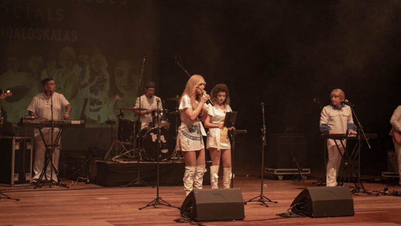Los Kalas inicia turnê em SC com espetáculo “Elvis & ABBA” em Florianópolis nesta quinta-feira (10)